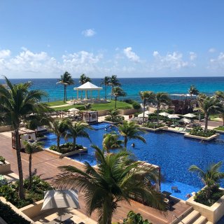 Cancun 传说中网紅酒店—Hyatt...