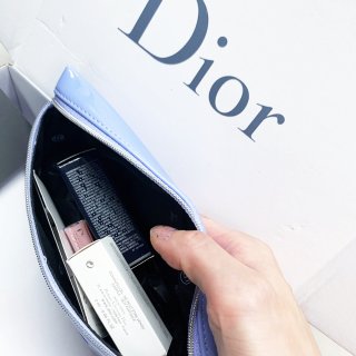 彩虹挑战.Dior的大海蓝化妆包...