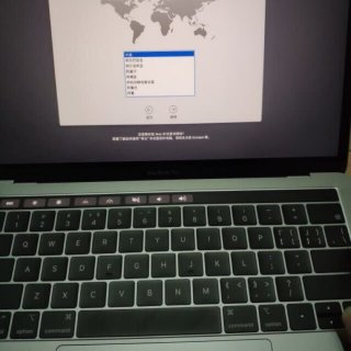 Macbook Pro带bar