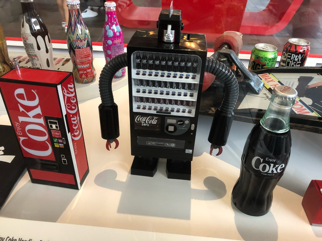 可口可乐机器人...