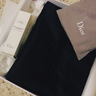 Dior买一送六的美美圣诞礼盒到了～...