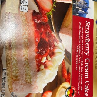 Aldi超市的这个草莓蛋糕很好吃哦！...