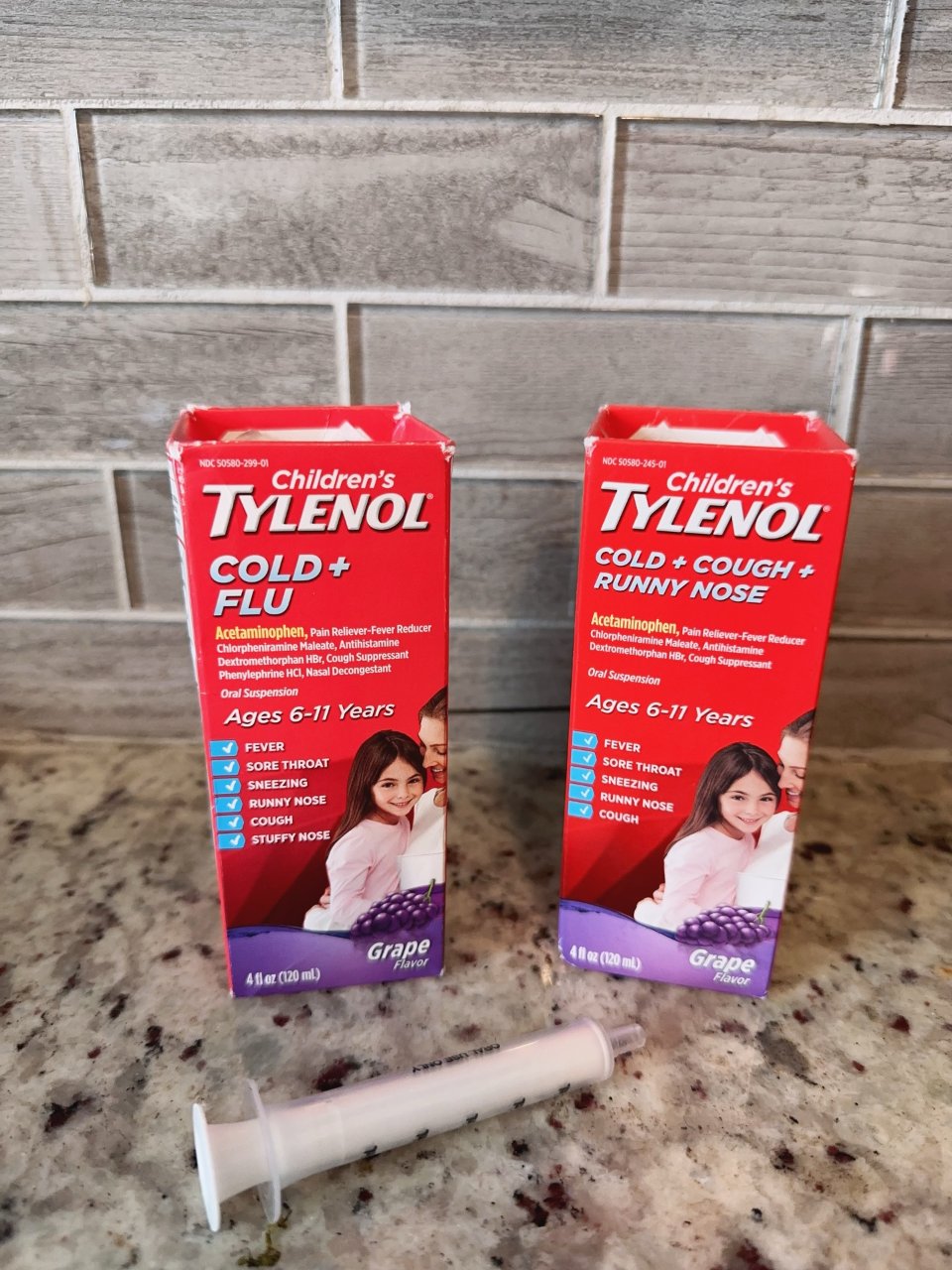 Tylenol儿童感冒药...