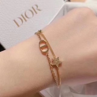 仙女必备单品- Dior星星手链🌟...