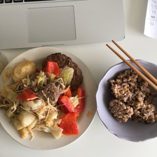 黄金燕麦粥+杂粮饭和牛肉炒菜...