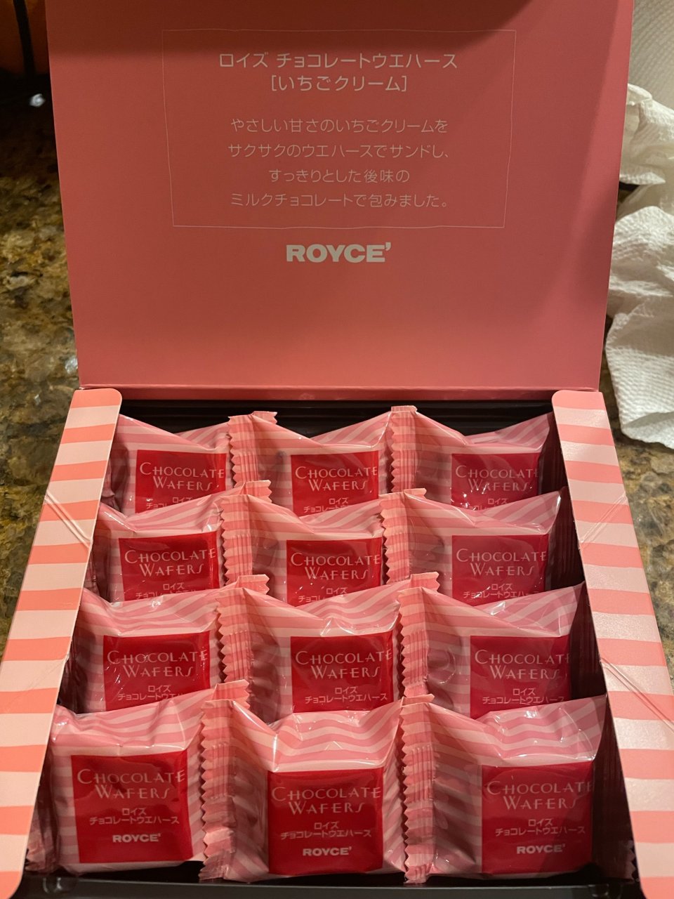 Royce草莓🍓巧克力华夫饼干...