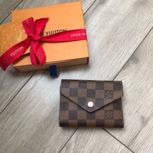 Louis Vuitton 豆豆短夾 生日禮物