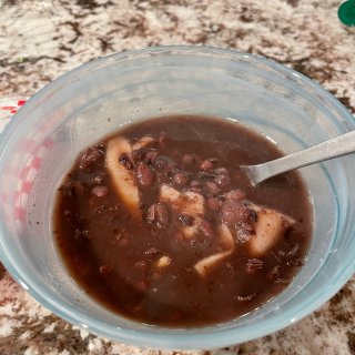 養顏補血紫米紅豆年糕湯做法...