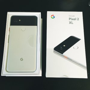 新鲜拆包的google pixel2 xl！