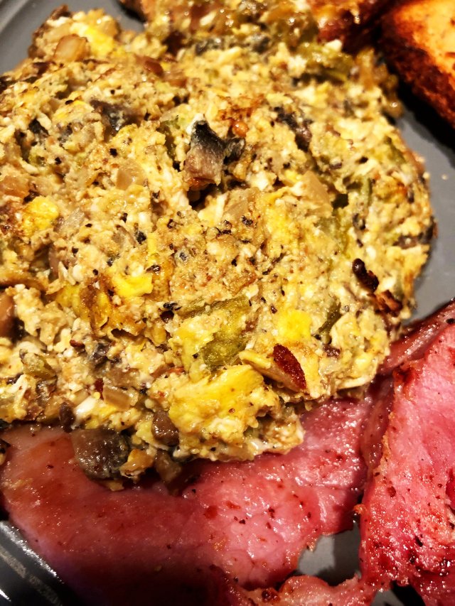 炒蛋➕火腿，家属吃得直砸嘴。<br...