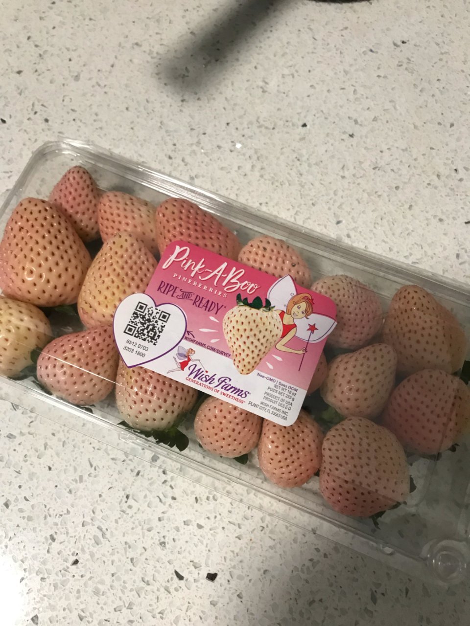 粉白草莓