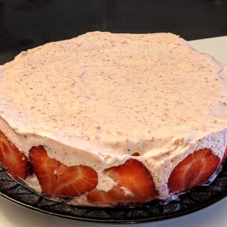 草莓慕斯蛋糕🎂...