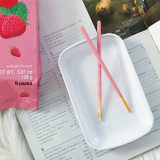 日本零食丨草莓棒...