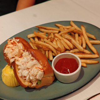 波士顿美食💫每天都被订爆的海鲜西餐厅🥹...