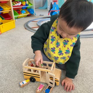 2岁玩具推荐｜木头校车，超级好的假想玩具...
