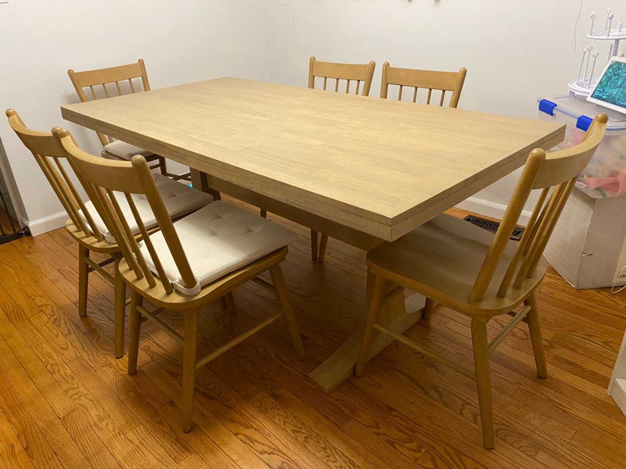Threshold橡胶木餐椅,Magnolia橡胶木餐桌
