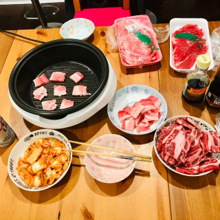 周末夜晚自己家温暖的韩国🇰🇷烤肉...