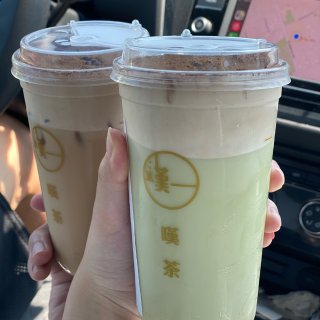 七夕必备项目：一起喝很多很多的奶茶...