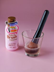 Daiso化妆刷清洁液