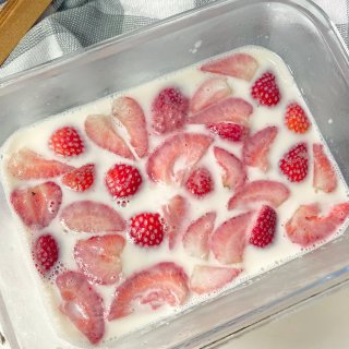 草莓冰棒+草莓牛奶冻...