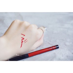 Day 10- Dior Matte Red 哑光红眼线笔