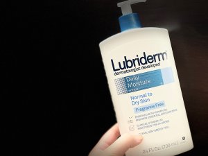 亚马逊好物｜Lubriderm身体乳｜Lysol卫生间清洁剂