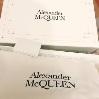 Alexander McQueen 紅尾...