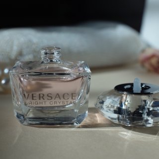  Versace Q香 之 炫彩水晶系列...