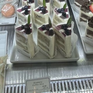 晒周末—巴黎贝甜蓝莓蛋糕。...