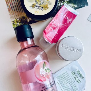 Pink Grapefruit Shower Gel | Body Wash |,Hand Cream Trio Gift Set - Caudalie