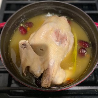 铸铁锅炖母鸡汤非常🉑️...