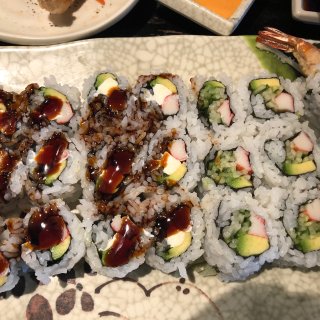 自助寿司🍣，吃到你饱饱😉...
