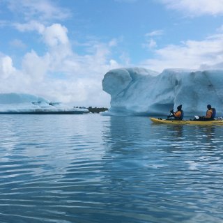 ☁️旅游｜在阿拉斯加的冰川中kayak是...
