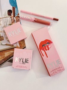 Kylie Cosmetics|超元气轻欧美裸色系彩妆
