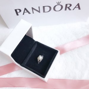 Pandora典雅大方的珍珠戒指