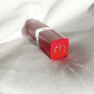 Dior红管唇釉860，带细闪的草莓🍓红...