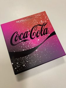 蹦迪选手适用的Coca Cola 9色眼影盘