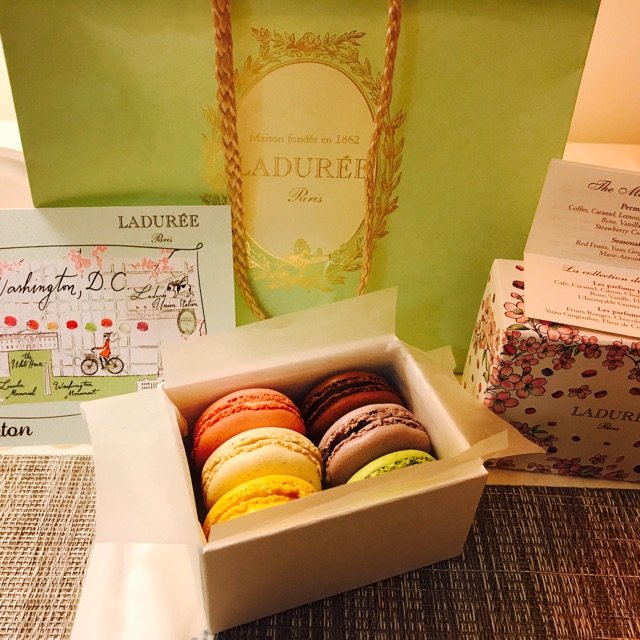 颜色配的挺好看?