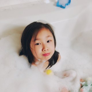 🍁小确幸｜宝宝们的泡泡浴🛁泡泡越多越开心...