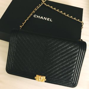 送自己人生第一个Chanel包包！