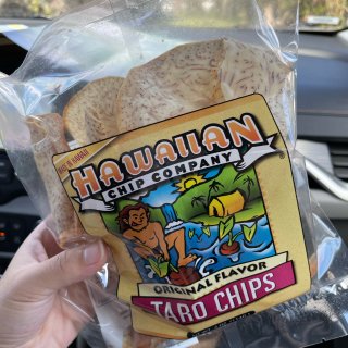 在夏威夷买到我最爱的芋头薯片！！Taro...