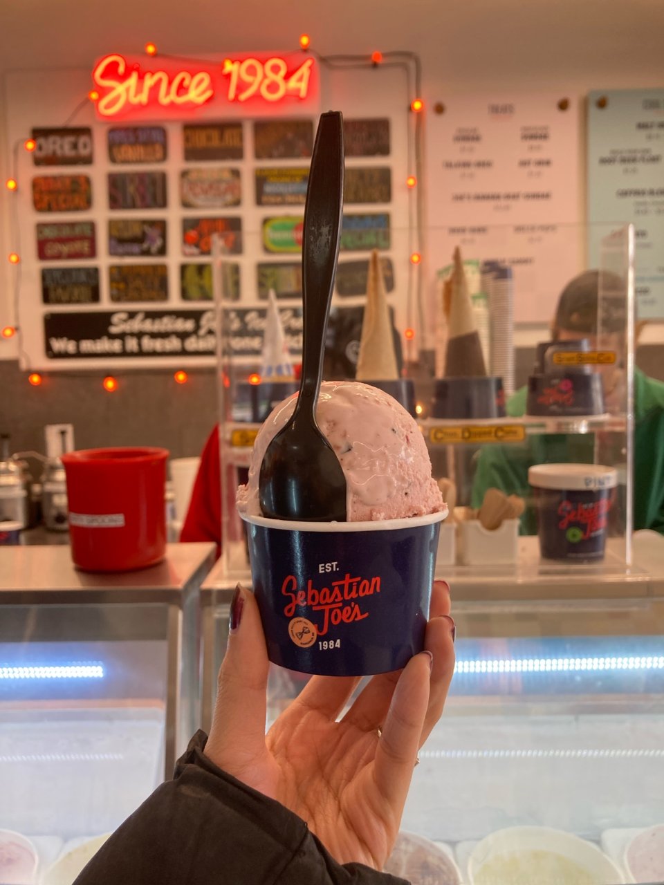 明州～賣了快40年的手工冰淇淋店🍦...