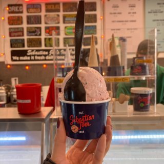 明州～賣了快40年的手工冰淇淋店🍦...