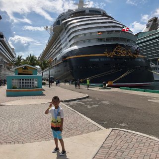 Ralph Lauren 拉夫·劳伦,Disney Cruise Line 迪士尼邮轮