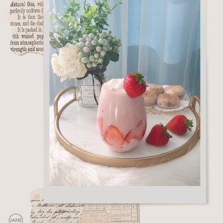 ✨夏日饮品✨营养又美味的草莓苹果奶昔...