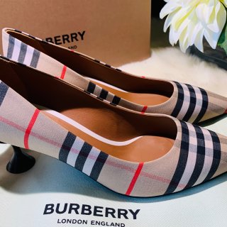 Burberry- 經典格紋高跟鞋...