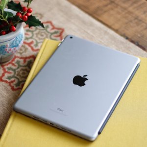 iPad (Wi-Fi, 32GB) 深空灰