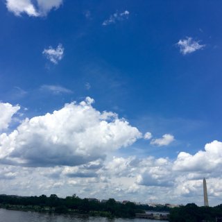 站在弗吉尼亚眺望DC的白云...