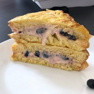 酸奶蓝莓爆浆面包...