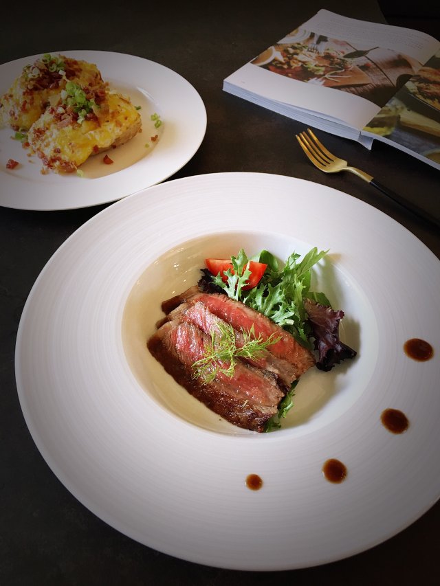 ✨今日份晚餐 | 香煎神户牛肉✨